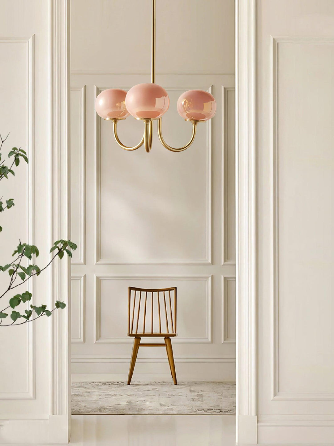 Araña Alora Marshmallow ideal para sala, comedor o dormitorio, en rosa y dorado.