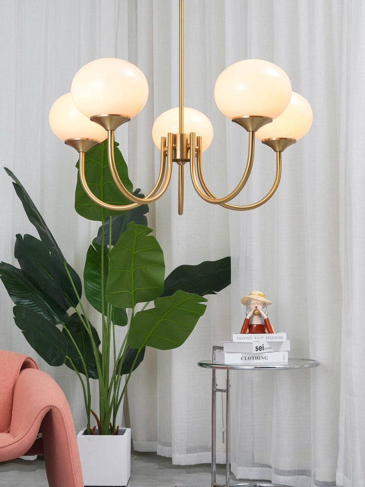 Araña colgante Alora Marshmallow para dormitorio, diseño moderno, rosa y dorado.