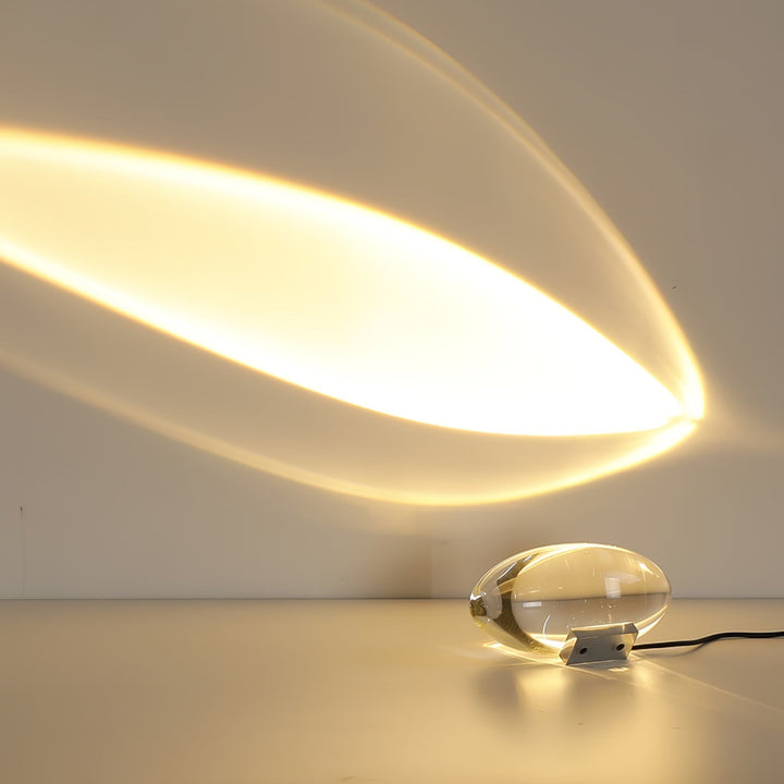 Lámpara de mesa esférica LED con proyector efecto ojo. Iluminación para un ambiente cálido.
