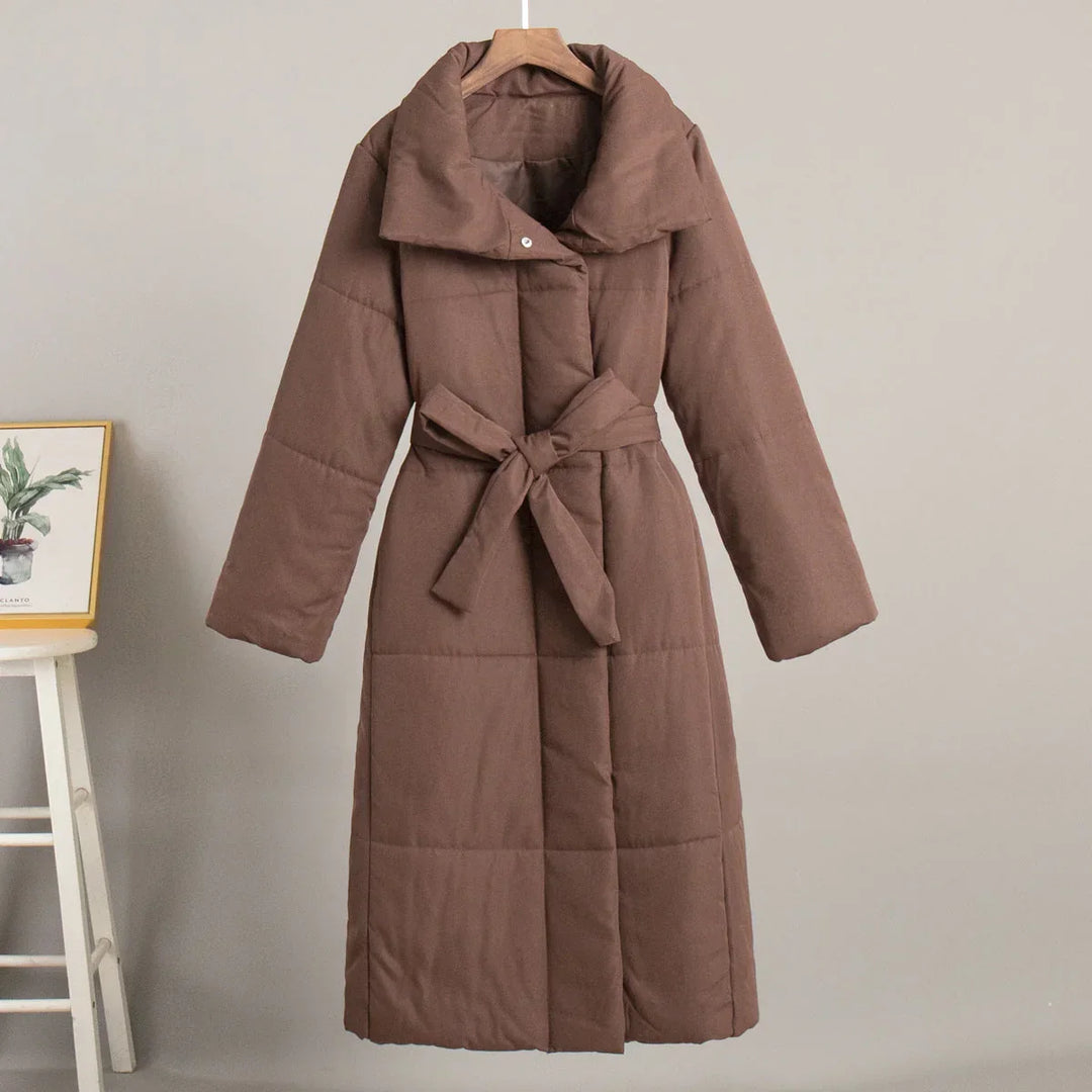 Abrigo largo acolchado envolvente con cinturón para mujer, ropa exterior elegante y cómoda para el frío.