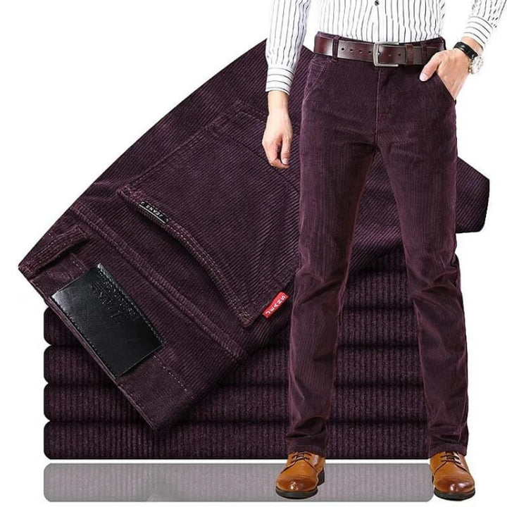 Pantalón de pana recto para mujer, prenda de moda imprescindible para invierno, combina estilo clásico y confort.