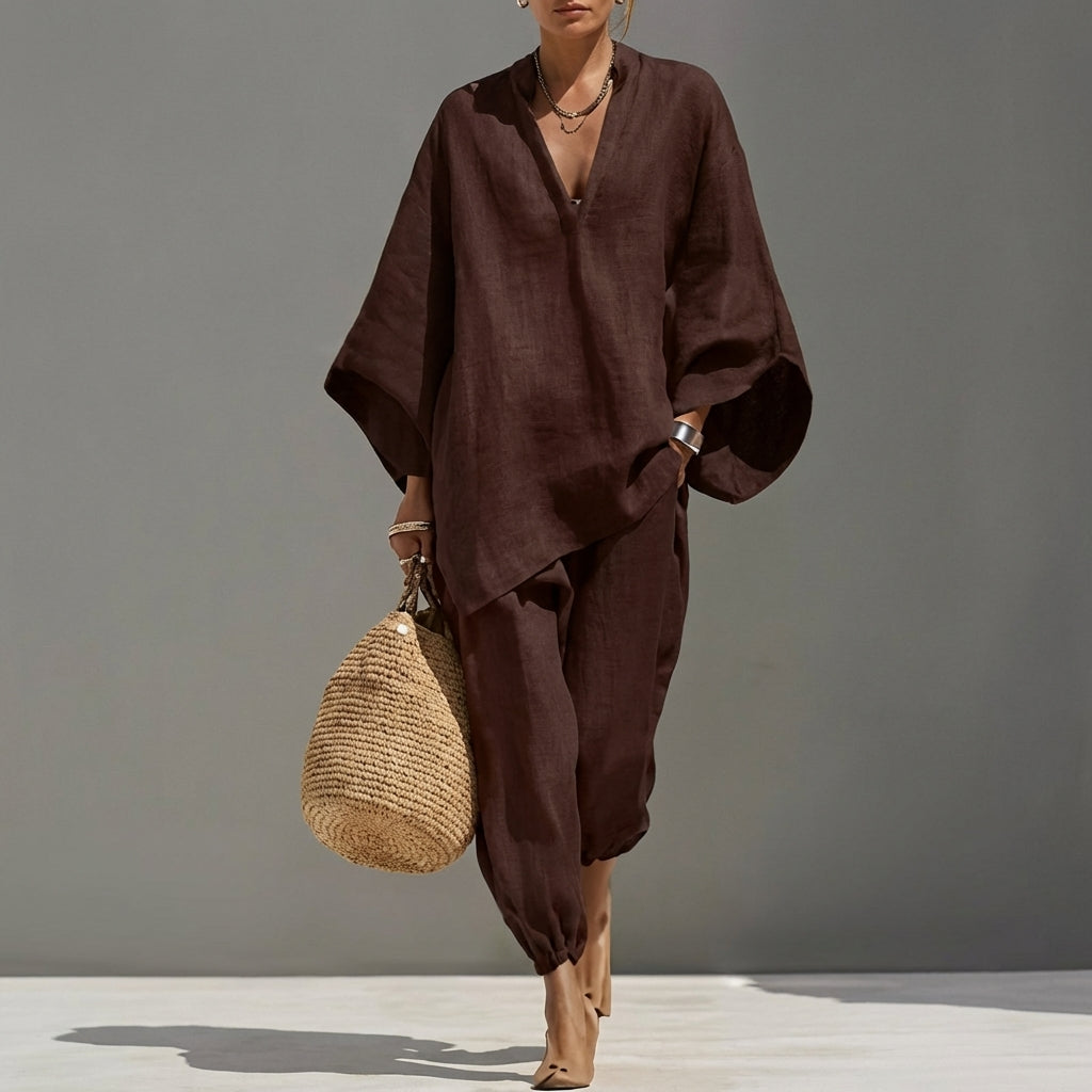 Comodidad veraniega: conjunto casual de dos piezas para mujer, blusa cuello V y pantalón ancho.