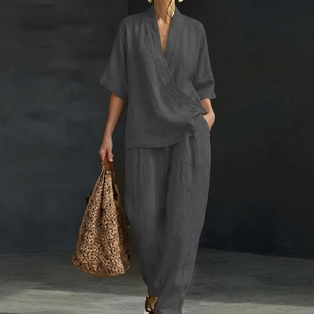 Conjunto elegante de dos piezas para mujer, blusa y pantalón ancho. Versátil para eventos casuales y el día a día.