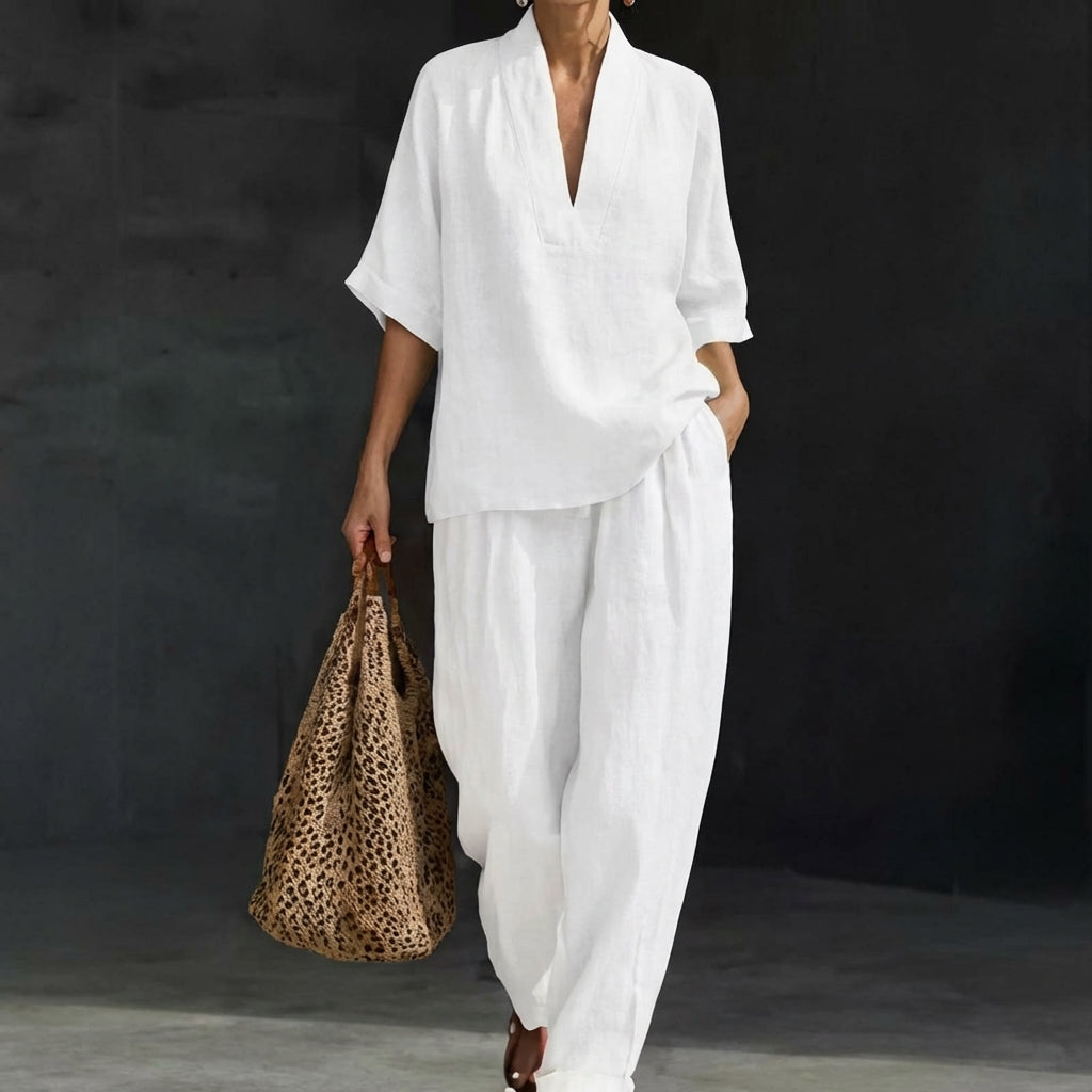 Conjunto de moda femenina con blusa fluida y pantalón ancho. Estilo casual chic, perfecto para la temporada de verano.