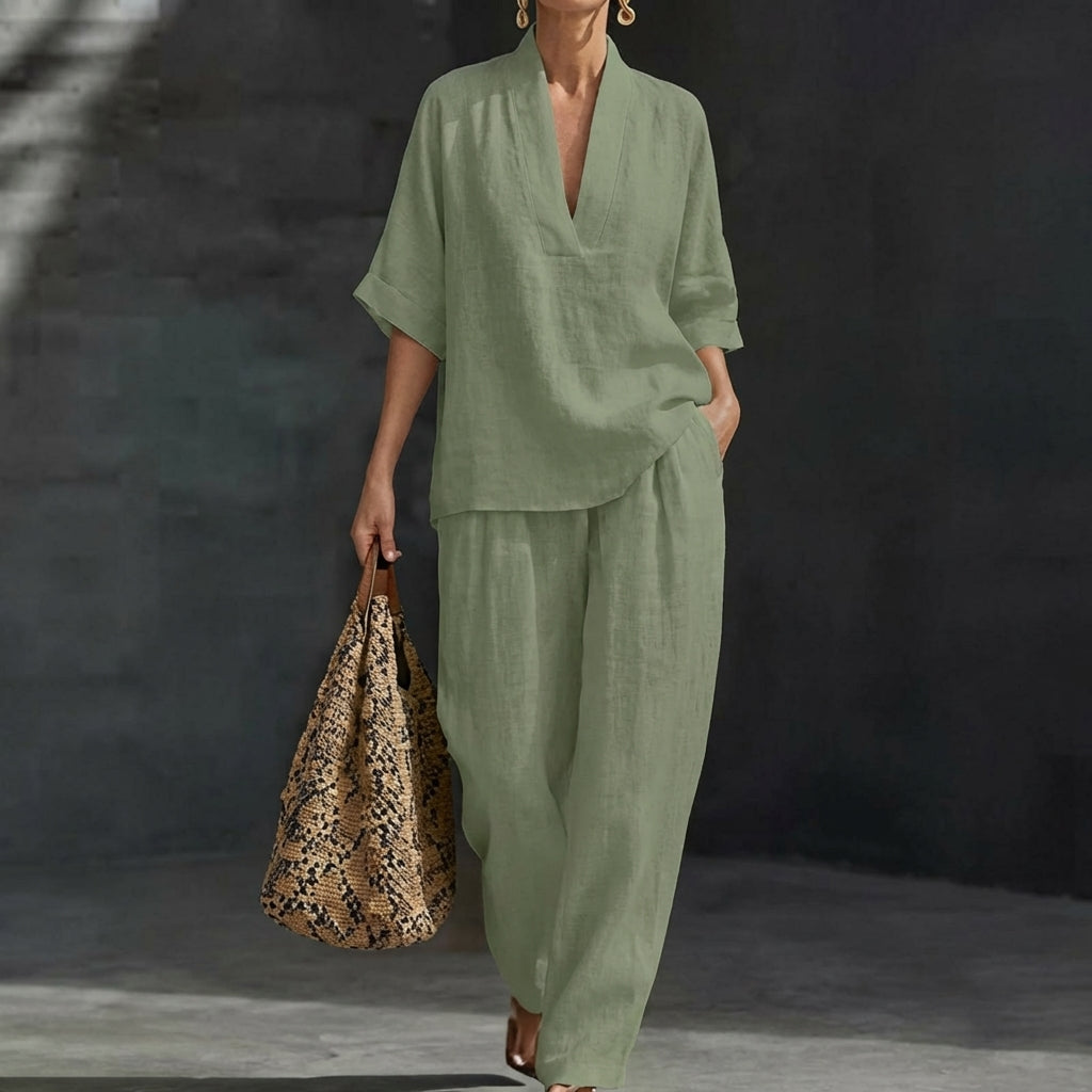Conjunto de mujer dos piezas para verano. Blusa y pantalón ancho, combinando elegancia y confort casual.