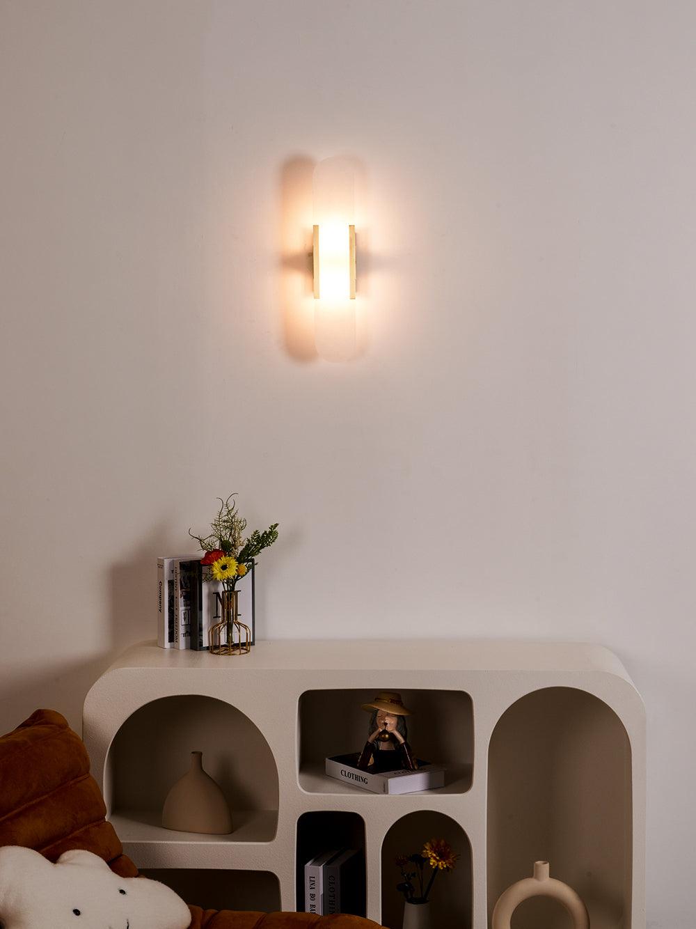 Aplique LED de pared, textura mármol, moderno, para crear contrastes interesantes.