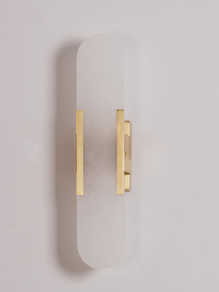 Luminaria LED de pared, mármol, moderno, ideal para iluminar zonas de lectura.