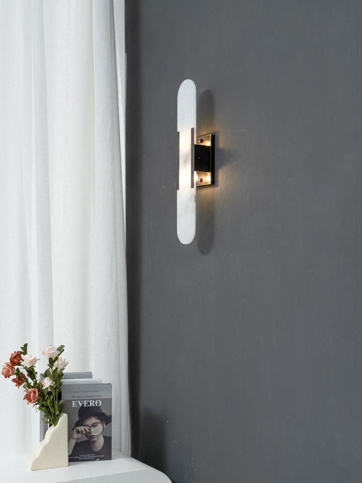 Aplique LED de pared, textura mármol, iluminación interior moderna y chic.