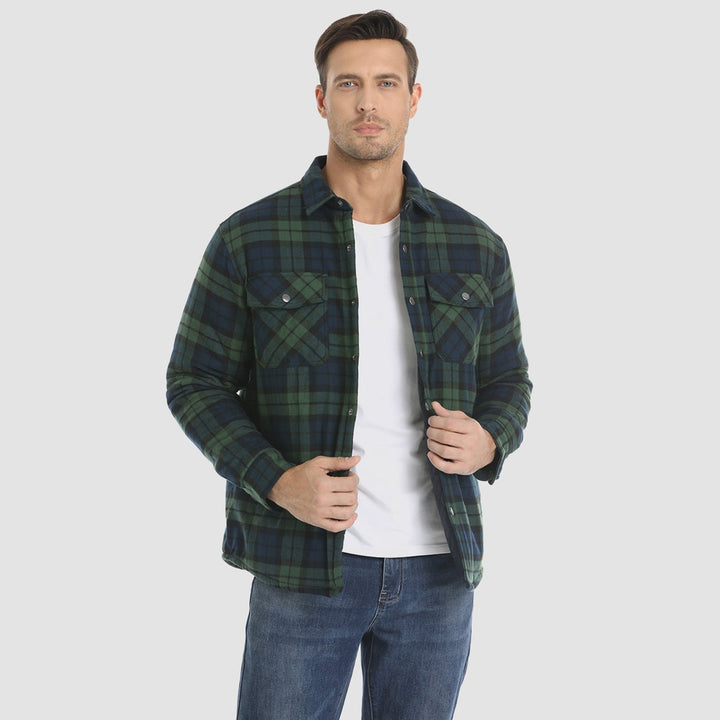 Moda masculina: chaqueta de cuadros, un esencial versátil para el otoño e invierno.