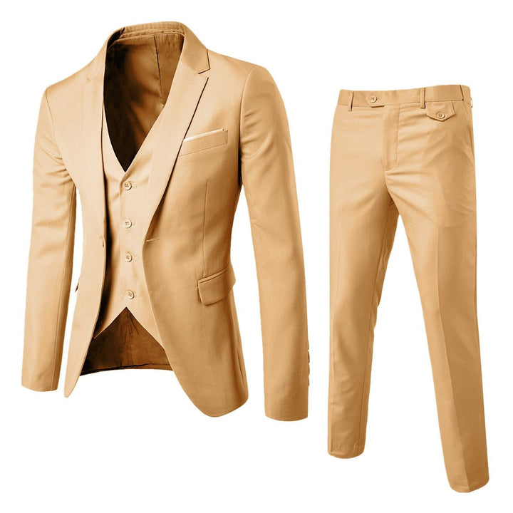 Vista trasera de traje slim fit para hombre, mostrando el corte entallado y moderno. Elegancia y confort.