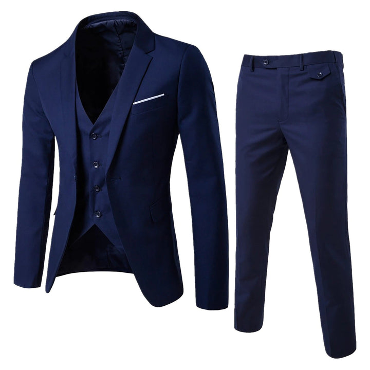 Hombre de negocios vistiendo traje slim fit formal gris, perfecto para reuniones y eventos corporativos.