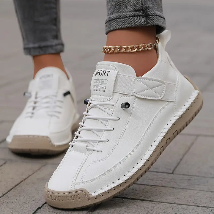 Zapatillas casuales para mujer, diseño urbano y moderno, perfectas para la comodidad diaria.
