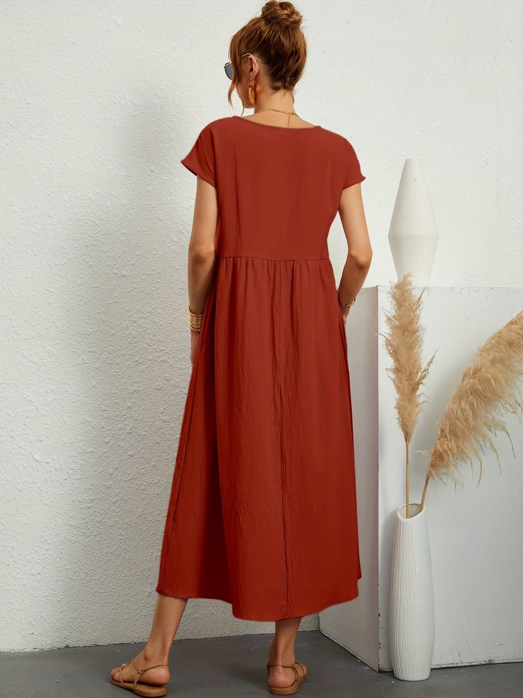 Vestido de lino de mujer, disponible en varios colores. Estilo fluido, casual y transpirable de verano.