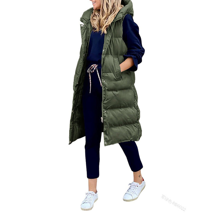 Chaleco largo con capucha para mujer. Elegante y práctico, ideal para el clima fresco de otoño.