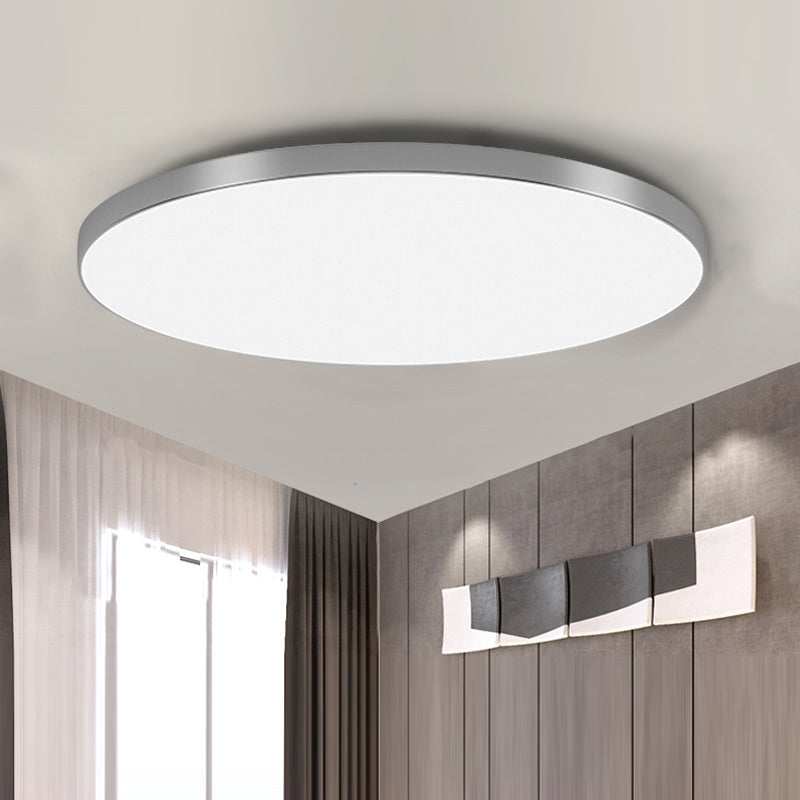Luz de techo LED, eficiencia energética. Redonda y moderna para iluminación interior.