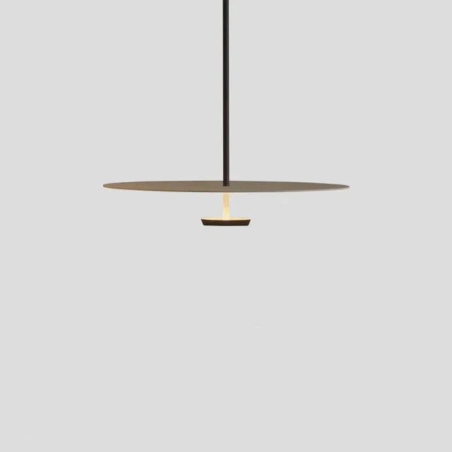 Lámpara colgante LED de diseño minimalista con anillo circular. Iluminación moderna y elegante.