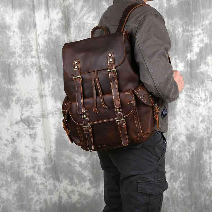Mochila de viaje vintage para hombre. Estilo atemporal y duradero, ideal para tus aventuras urbanas o escapadas.