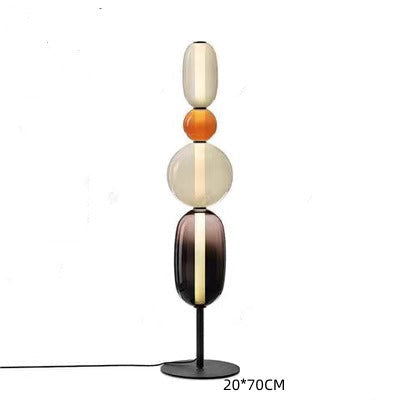 Diseño único: lámpara de mesa LED regulable negra y latón, para iluminación de ambiente.
