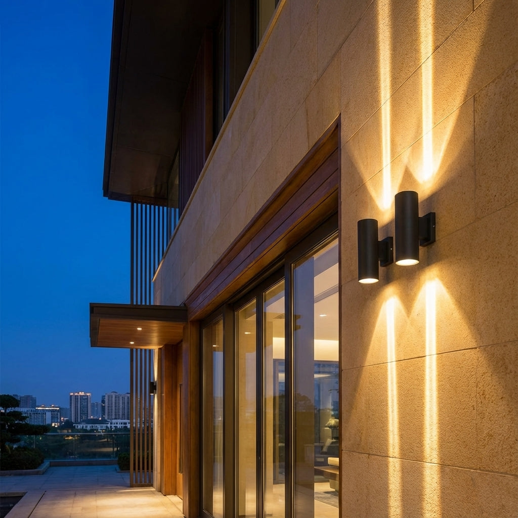 Aplique LED exterior rectangular moderno IP65 para iluminación de fachadas y jardines.