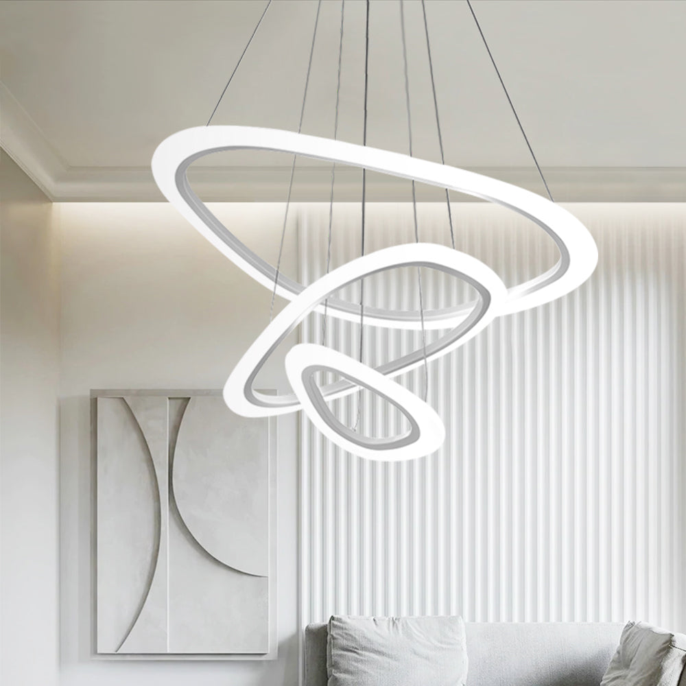 Lámpara colgante LED moderna de 3 anillos, ideal para iluminación de salón con diseño contemporáneo.