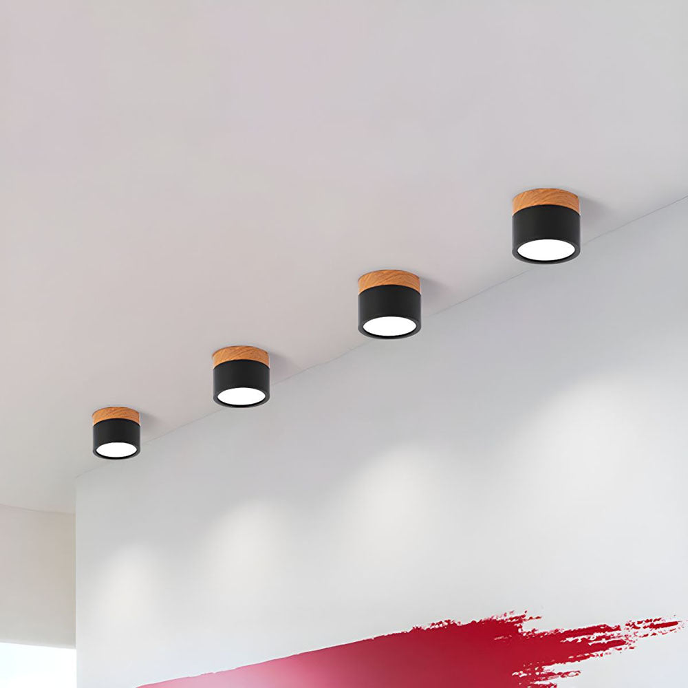 Lámpara LED de techo moderna, ideal para una iluminación interior eficiente y duradera.