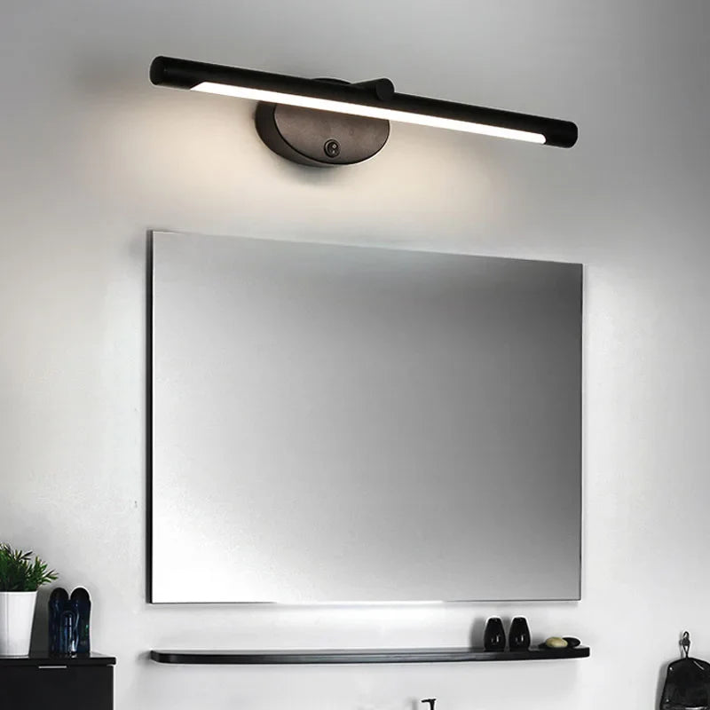 Lámpara de pared LED moderna con luz ambiente cálida. Luminaria Seren para decoración de hogar y diseño interior elegante.