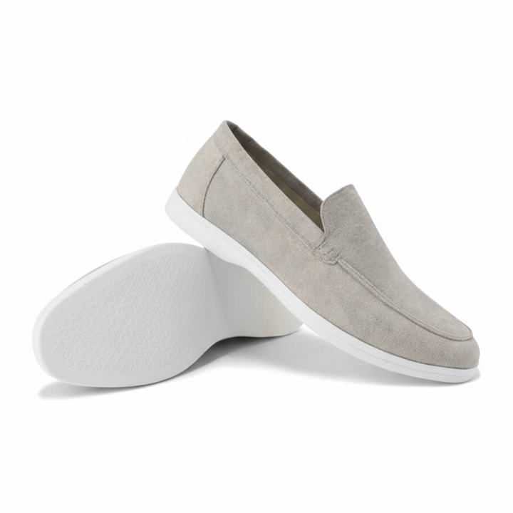 Mocasines de hombre vista lateral, calzado cómodo y elegante para estilo casual.