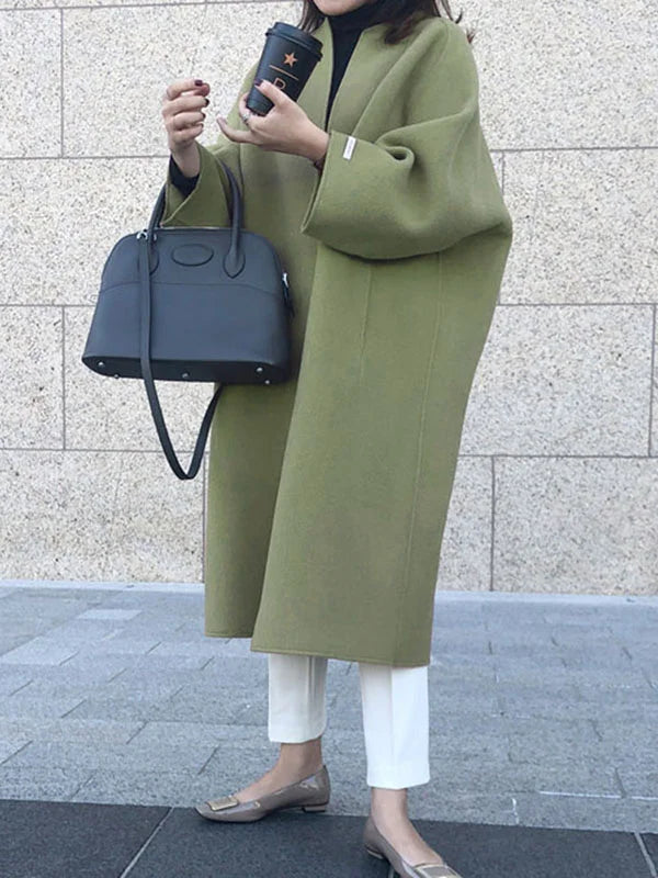 Moda invernal: abrigo de lana largo para mujer, estilo clásico, abrigador y muy elegante.