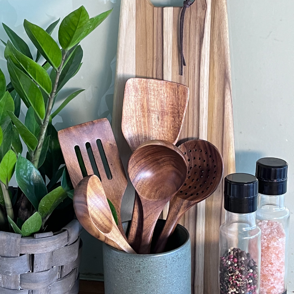 Utensilios de cocina de nuez 5 piezas, ideales para una cocina sin químicos y proteger sartenes. [[lstfy-media:2]]