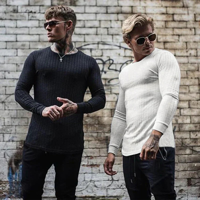 Jersey entallado para hombre, estilo moderno, cuello redondo, ideal para otoño.
