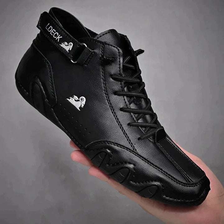 Zapatillas unisex de trekking, diseño robusto y excelente agarre para seguridad.