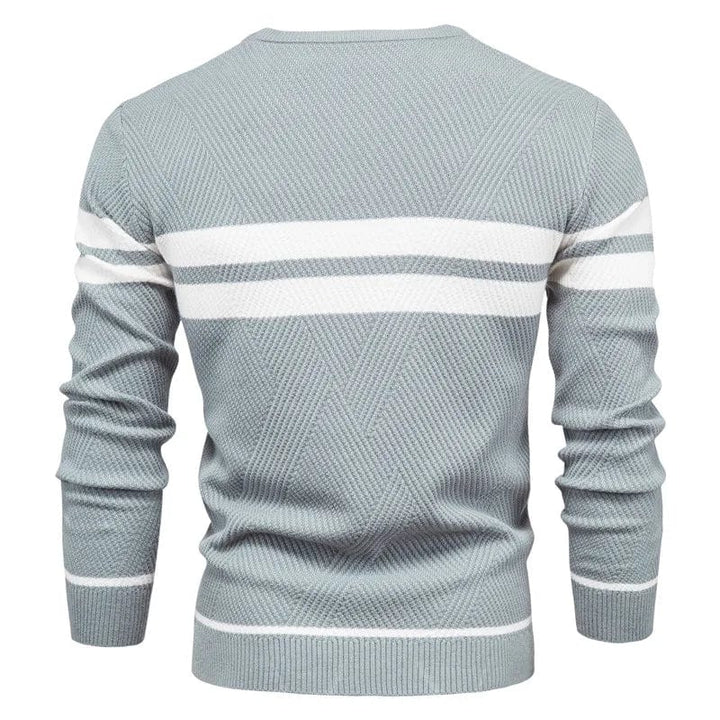 Jersey de punto slim fit para hombre, elegante y moderno, ideal para moda casual de invierno.
