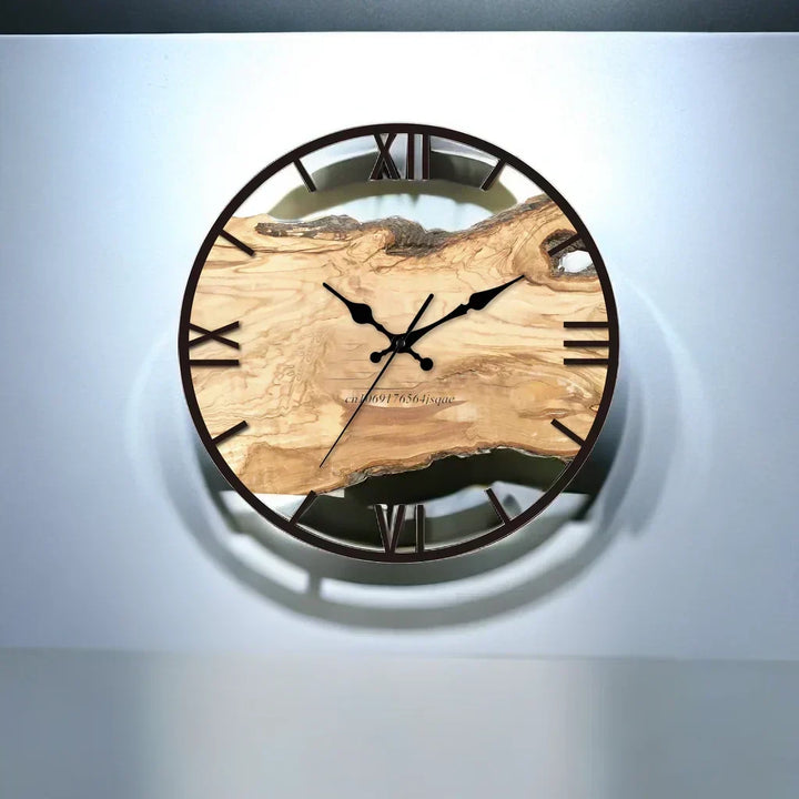 Reloj de pared transparente con diseño minimalista, ideal para crear un ambiente moderno y funcional en cualquier espacio.