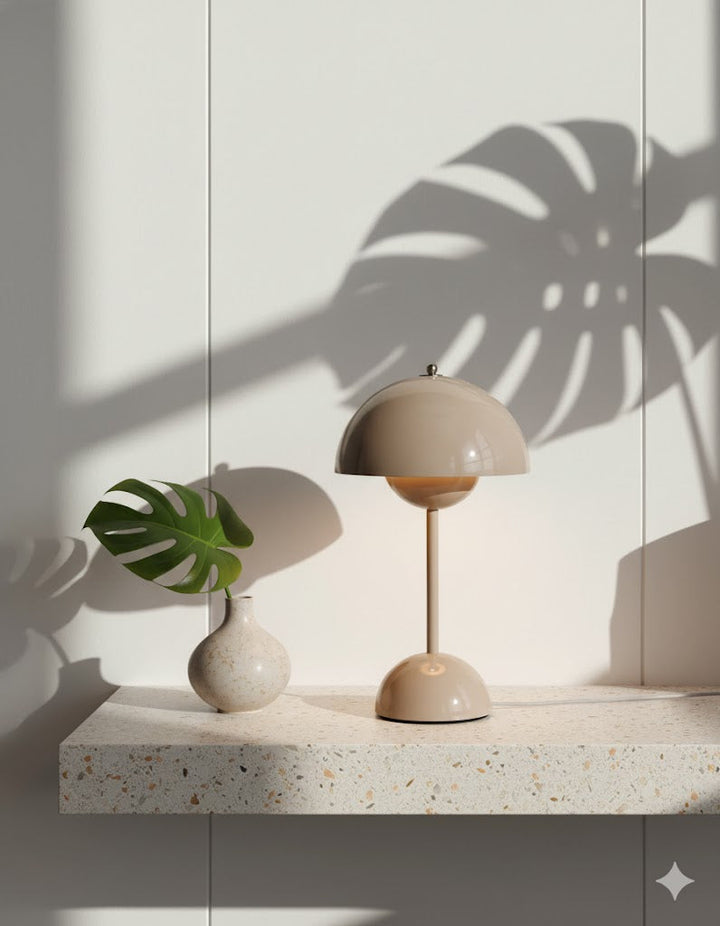 Lámpara Nova, diseño retro de metal, perfecta para añadir un toque moderno a tu decoración.