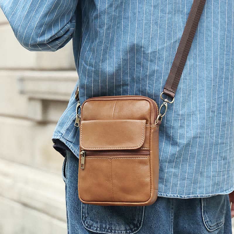 Bolso de hombro pequeño de cuero para hombre, ideal para uso diario.
