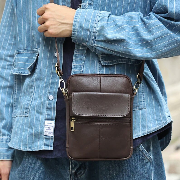 Bolso de cuero para hombre, perfecto como accesorio diario compacto.