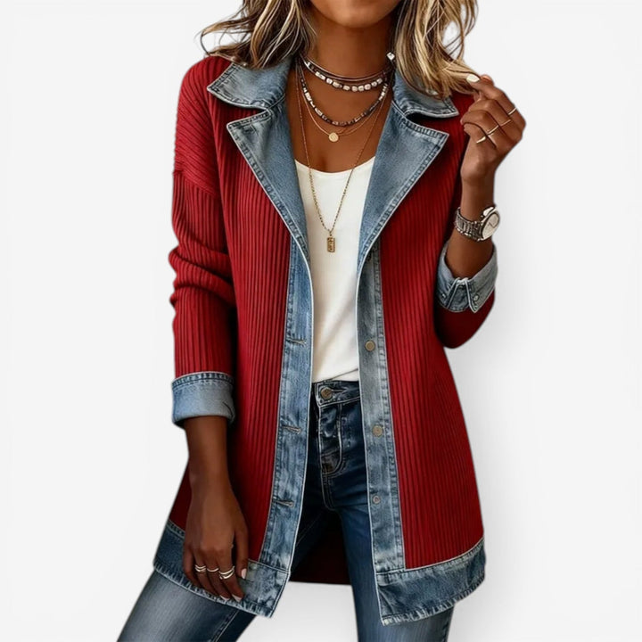 Chaqueta de mujer vaquera mixta, estilo versátil y chic para primavera, otoño y capas.