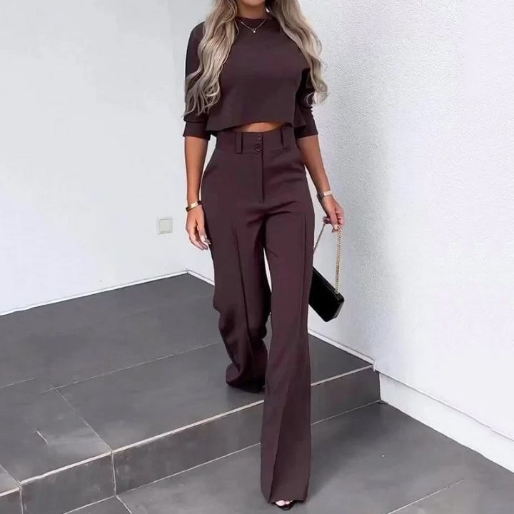 Conjunto casual elegante marrón para mujer, blusa moderna y pantalón ancho. Perfecto para eventos. [[lstfy-media:4]]
