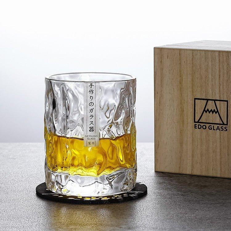 Juego de vasos whisky diseño Edo Kiriko, cristal tallado artesanal, estilo glaciar único.