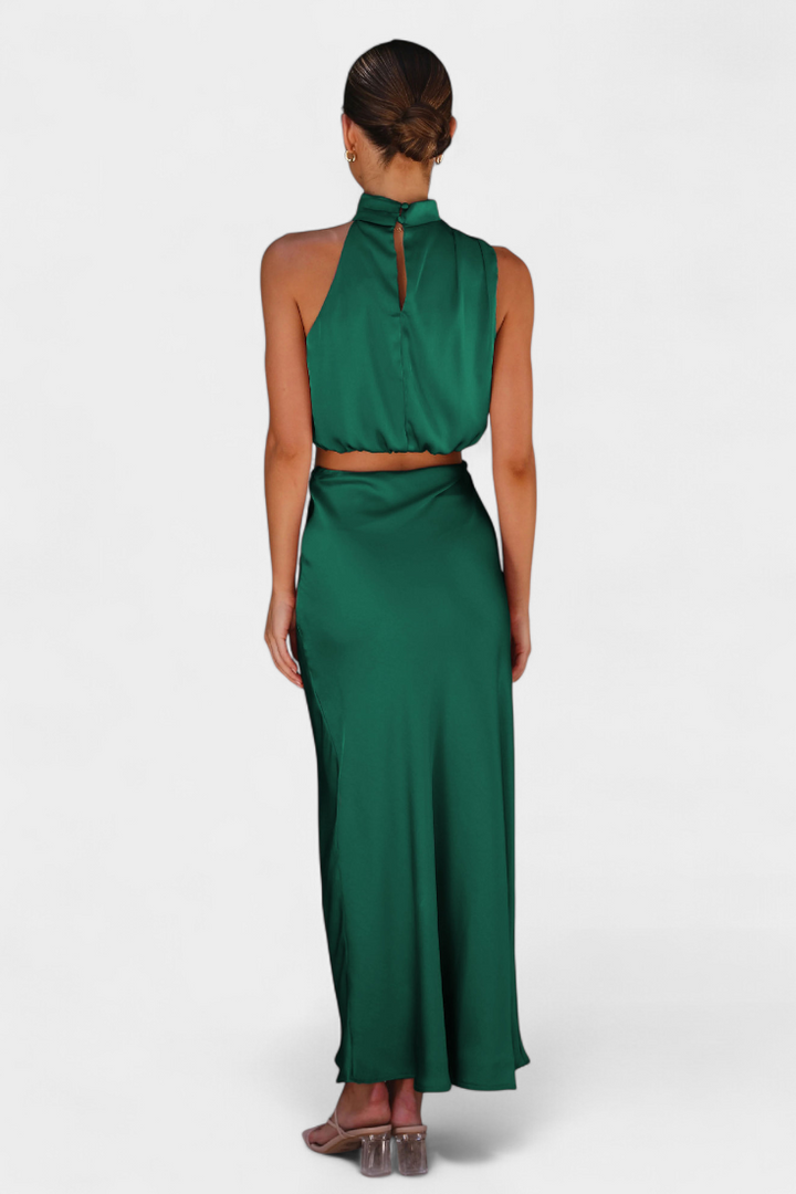 Conjunto versátil de falda y top con espalda descubierta, ropa femenina elegante y moderna.