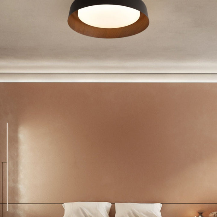 Iluminación interior LED, diseño wabi sabi. Lámpara de techo con efecto madera y acrílico.