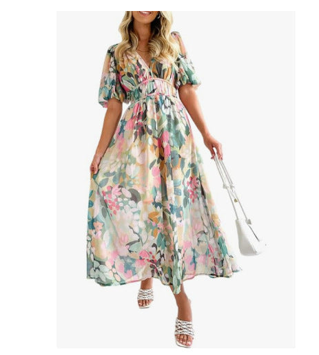 Vestido midi floral femenino. Escote cruzado, vuelo romántico. Estilo elegante para el día.