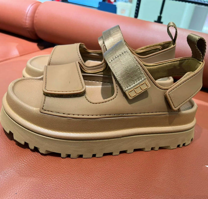 Sandalias chunky de mujer con velcro y plataforma. Perfectas para un estilo urbano cómodo y casual este verano.