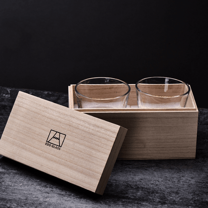 Vaso de whisky japonés Kiriko Edo de cristal puro. Pieza artesanal para amantes del licor y coleccionistas.