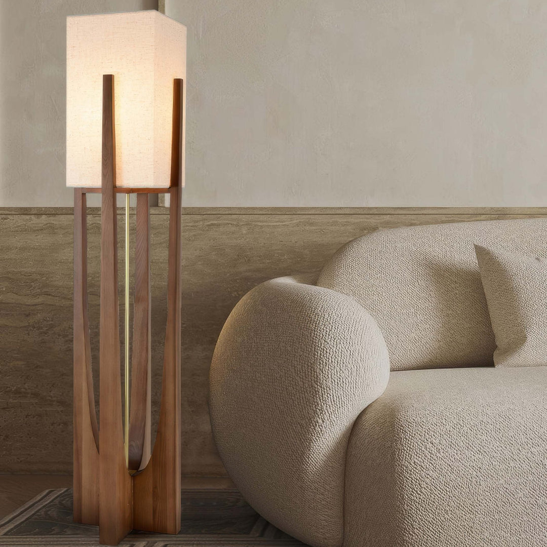Lámpara de pie de nogal y lino para decoración del hogar. Aporta luz ajustable y diseño moderno a tu sala.