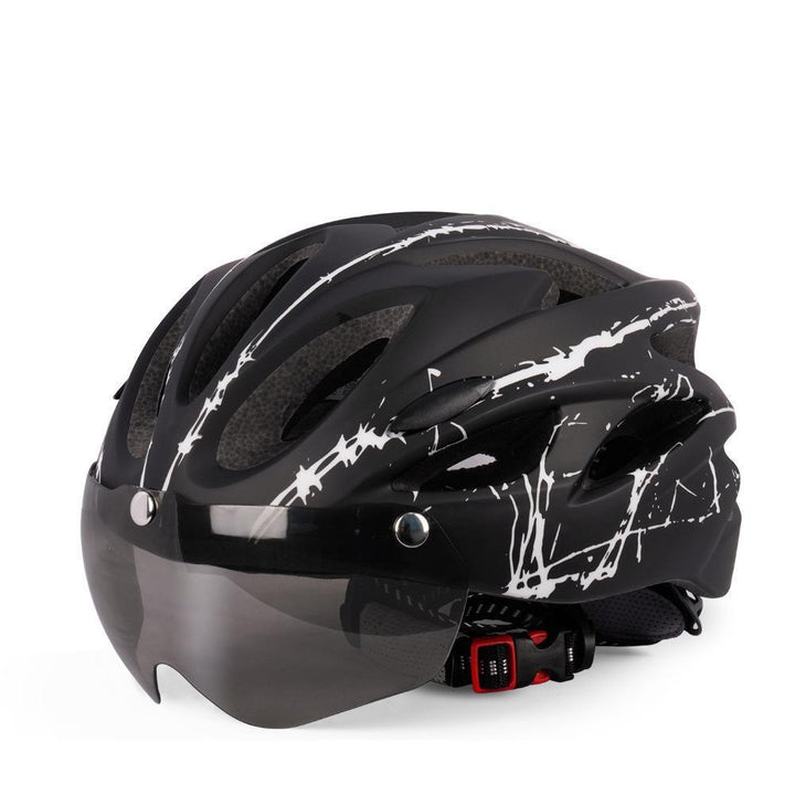 Casco de ciclismo ultraligero y cómodo, con sistema de ventilación para mantenerte fresco.