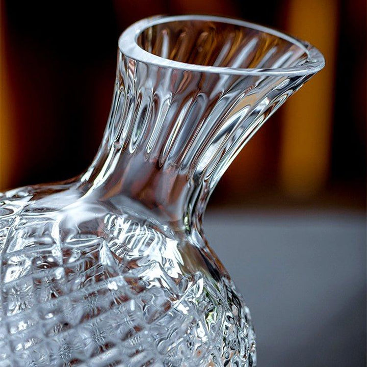 Decantador de vino de lujo giratorio, cristal soplado a mano, accesorio imprescindible para sommelier.