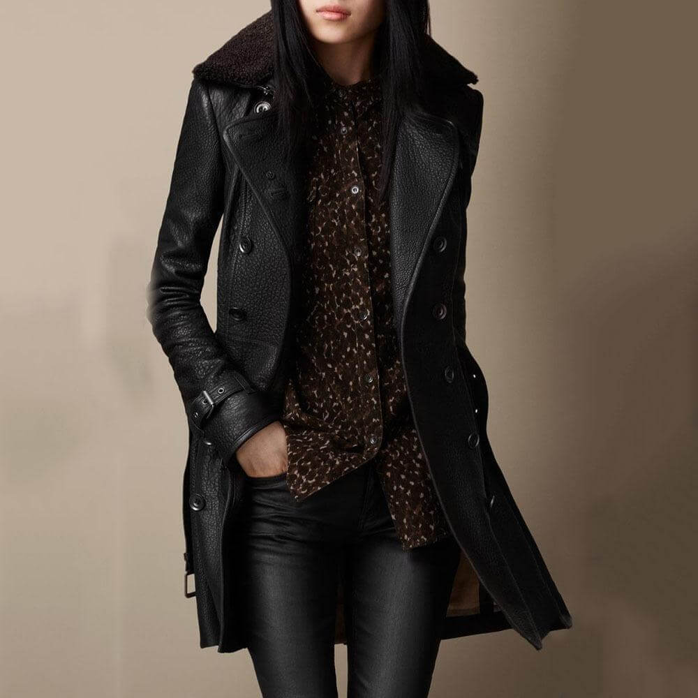 Gabardina elegante MARIE para mujer, estilo moderno y sofisticado, ideal como ropa exterior de entretiempo.