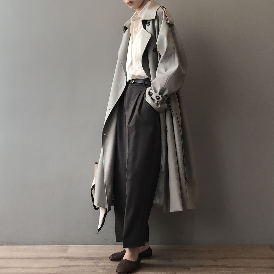 Abrigo de gabardina clásico para mujer, perfecto para ropa de abrigo de otoño e invierno. Prenda atemporal.