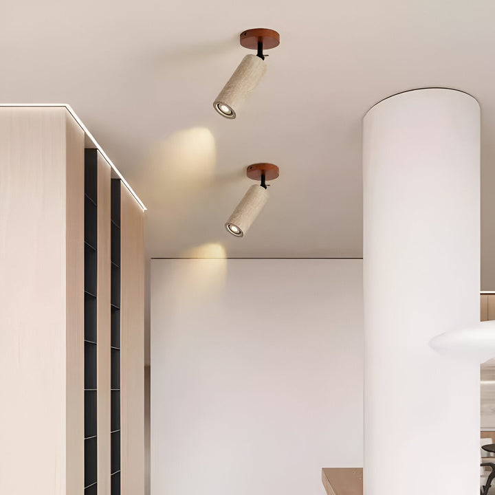 Lámpara moderna LED de travertino y madera. Regulable para techo o pared, aporta luz cálida.